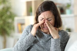 woman-has-a-sinus-headache